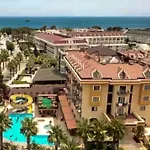 Stella Hotel&spa 凯梅尔
