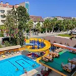 Stella Hotel&spa 凯梅尔